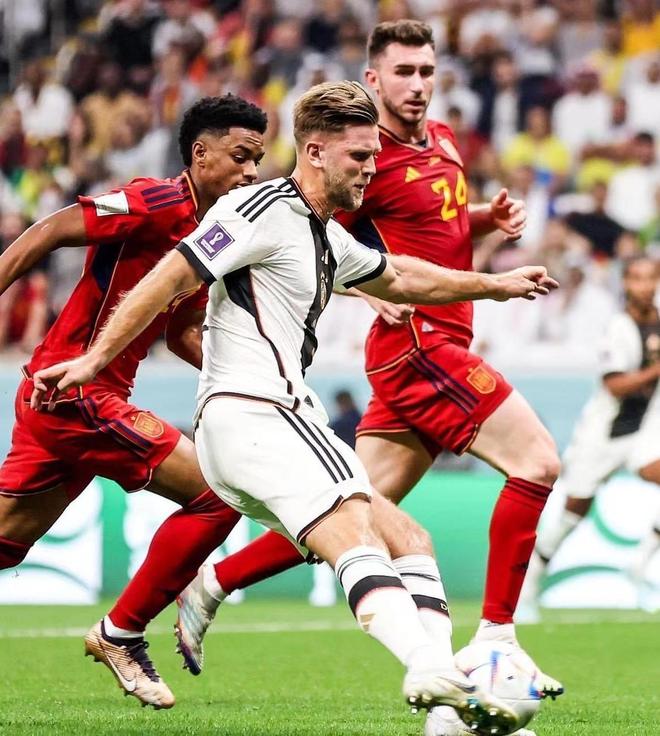 周定洋：我们全力想要赢得比赛，虽然只拿了1分但也满意（周定洋：拼尽全力争胜，虽仅取1分仍感满意）