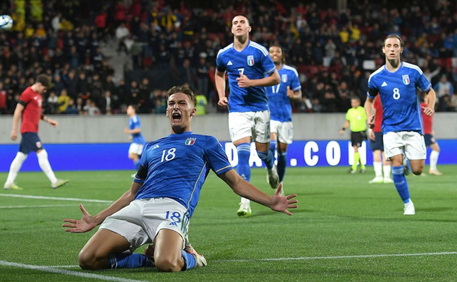 美媒：无论詹姆斯是否退役，这都将是他在湖人的最后一个赛季（美媒：无关退役与否，詹姆斯这一季是湖人生涯终章）