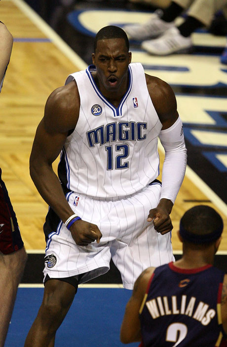 意媒：库普梅纳斯转型中卫表现亮眼，尤文中场补强成当务之急（意媒称库普梅纳斯改踢中卫表现抢眼，尤文中场补强迫在眉睫）