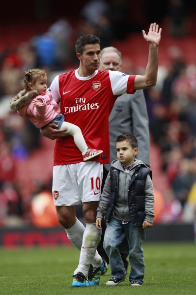 广岛前锋：亚冠与J联赛在身体对抗、速度等方面有很大区别（广岛前锋：亚冠与J联赛在对抗强度与速度上差异明显）