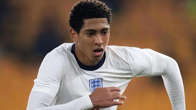 足球国足队长发声：我们不会放弃任何一场比赛（国足队长表态：每一场比赛都不放弃）