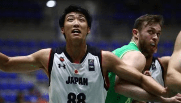 斯帕莱蒂：弗拉霍维奇会缺阵两三个月；我们要赢而且踢得漂亮（斯帕莱蒂：弗拉霍维奇将休战两到三个月；我们既要赢球也要踢得漂亮）