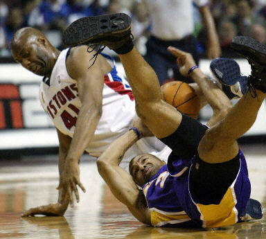 菲尔米诺：皇马2023年夏窗确实想引入我，不过当时让我等一等（菲尔米诺：2023年夏窗皇马确有意签下我，但当时让我先等等）