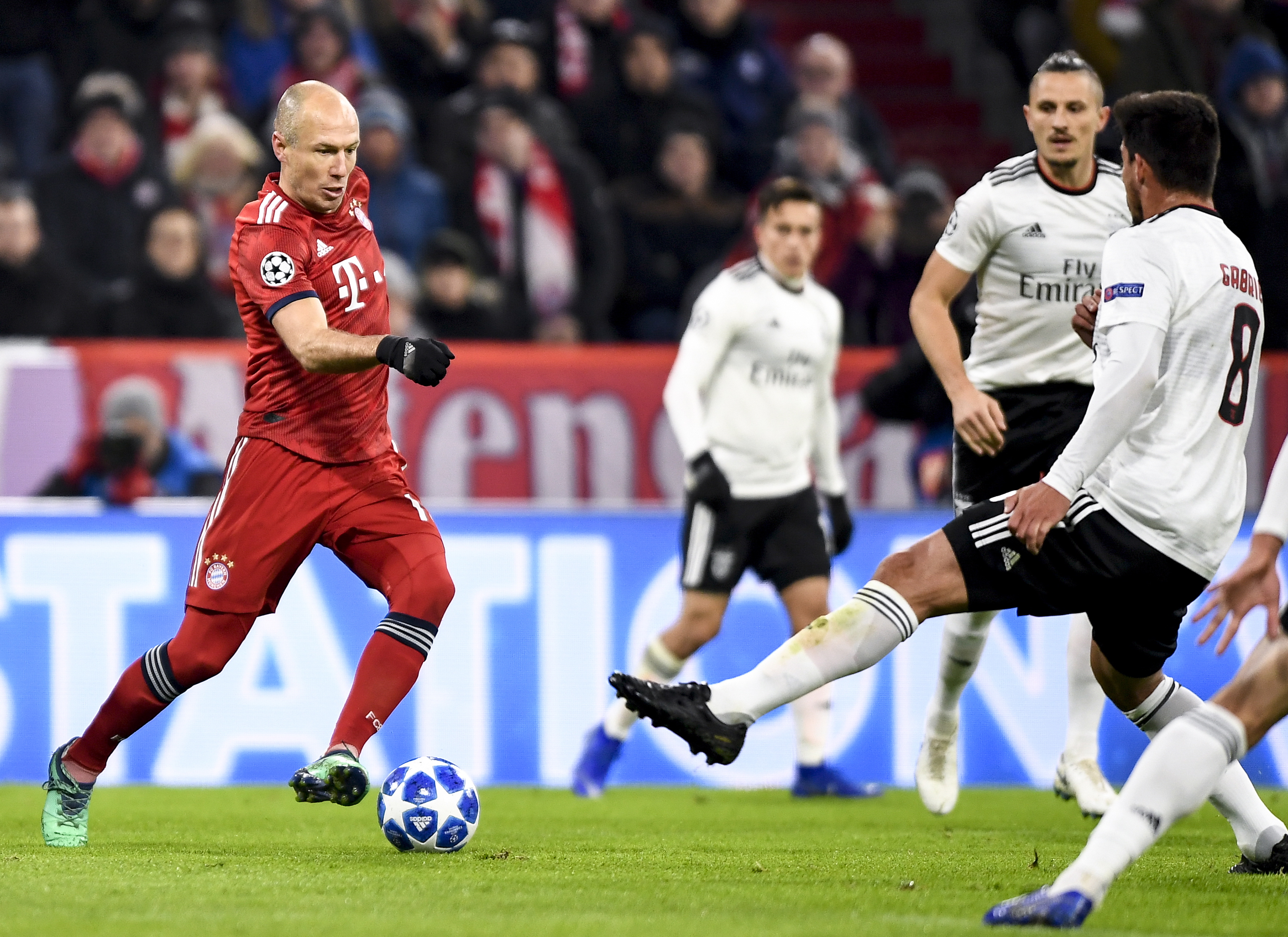 拉齐奥公布战国米名单：扎卡尼、佩德罗在列，6名球员缺阵（拉齐奥战国米名单出炉：扎卡尼、佩德罗入选，6人缺阵）