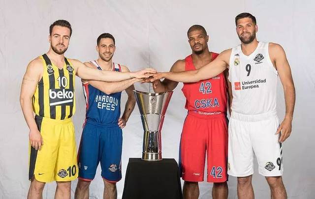 TA：皇马对阿诺德的伤势感到担忧；卡马文加的情况并不严重（TA：皇马忧心阿诺德伤情，卡马文加无大碍）