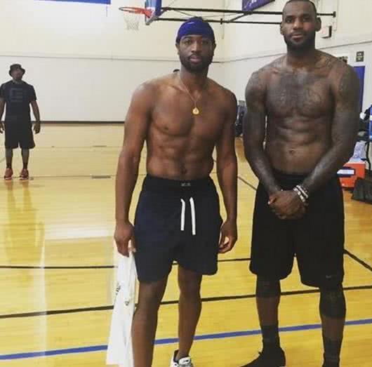 争四格局大乱，曼联3场不败，积分追平切尔西，与欧冠区只差1分（英超争四风云突变：曼联三轮不败追平切尔西，距欧冠区仅差1分）