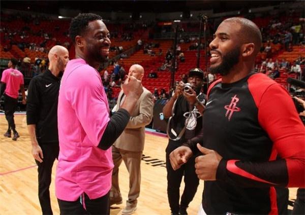 多特边锋个人秀燃炸全场（多特边锋神勇表演点燃全场）