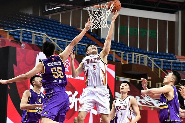 2025中超助攻榜：纳萨里奥、克雷桑9次并列第一，韦世豪8次（2025中超助攻榜：克雷桑与纳萨里奥以9助并列榜首，韦世豪8助紧随其后）