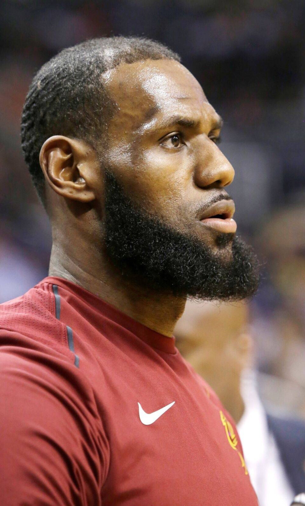 皇马官方：库尔图瓦右腿长收肌受伤；恢复时间有待评估（皇马公告：库尔图瓦右腿长收肌受伤，回归时间待定）