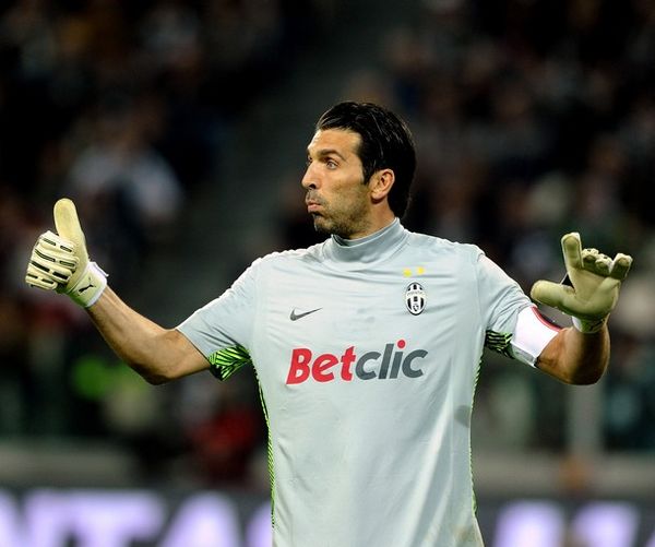 记者：西海岸下周二在杭州集结，杭州备战期间要踢一场热身赛（记者：西海岸队下周二赴杭集结，驻杭备战期间将进行一场热身赛）