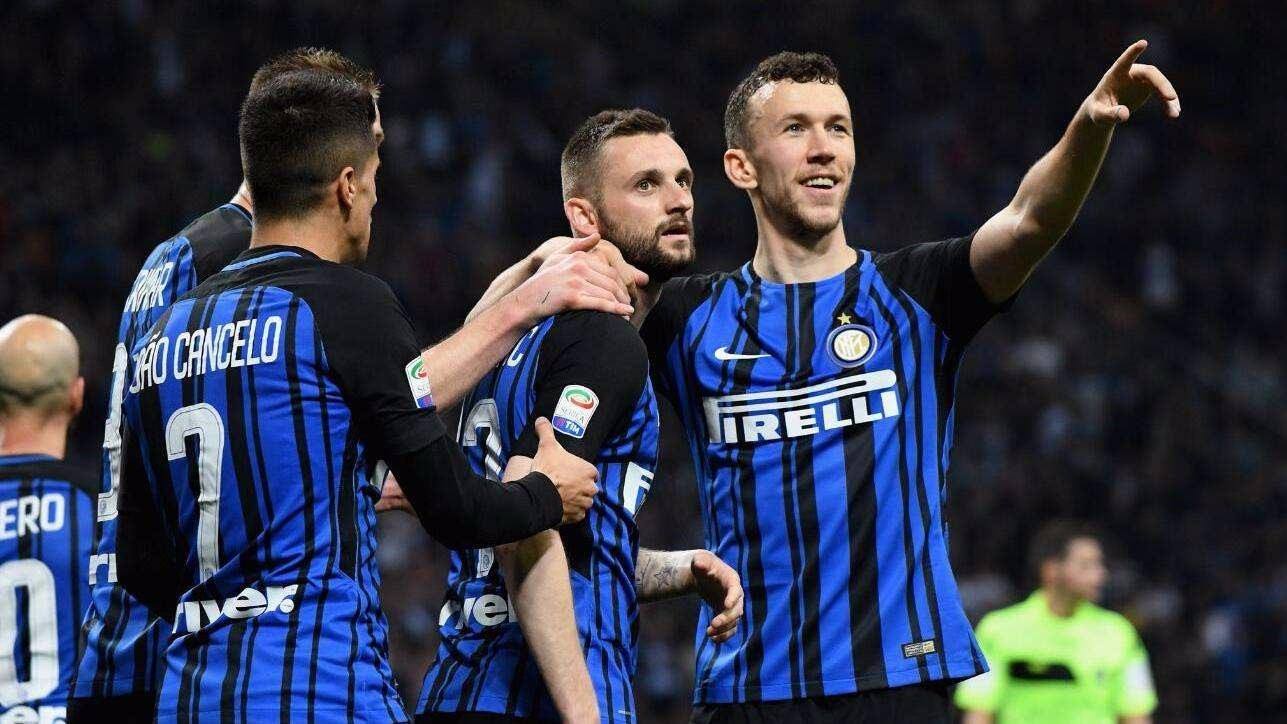 F1拉斯维加斯站：维斯塔潘夺冠！诺里斯第2，拉塞尔第3（F1拉斯维加斯大奖赛：维斯塔潘称雄，诺里斯亚军，拉塞尔季军）